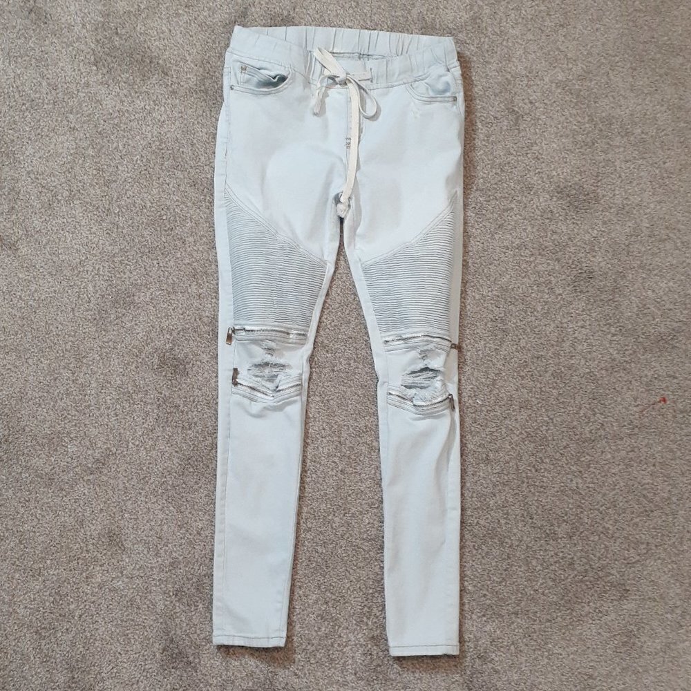 Women's AMERICAN BAZI Pull-On Skinny Jeans; Mid-Rise; Distressed; Size M